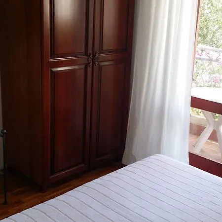 Apartment Sandra Hvar