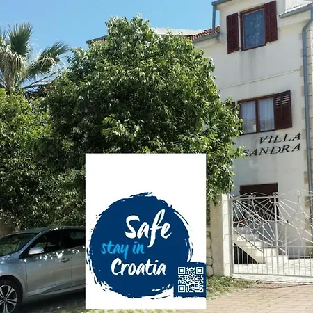 ساندرا *