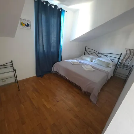 Sandra Hvar هفار