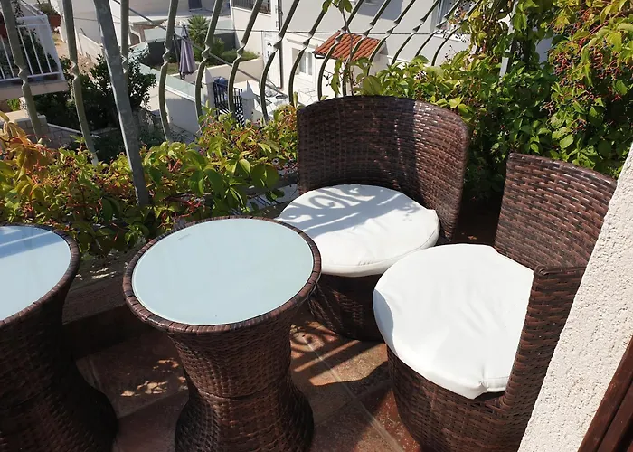 Sandra Hvar 赫瓦尔