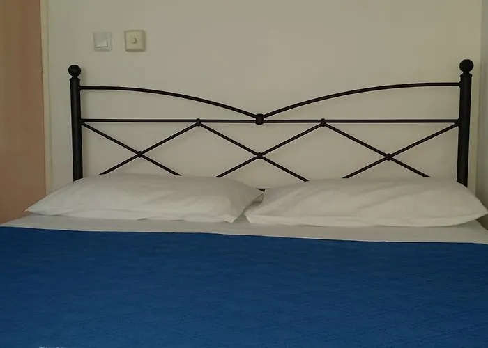 Sandra Hvar 赫瓦尔